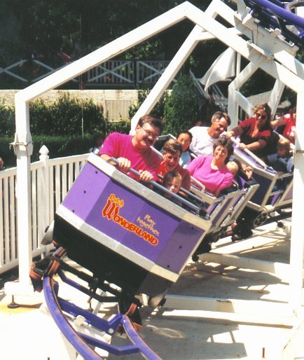 Optimal Route at Dutch Wonderland: A Data-Driven Touring Plan at Dutch Wonderland