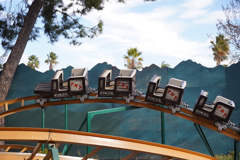 Six Flags Magic Mountain Accessibility Guide: Wheelchair, DAS, and What to Know at Six Flags Magic Mountain